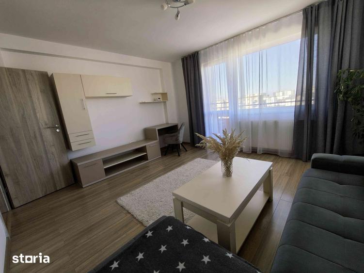 Apartament cu 2 camere decomandat în Tractorul