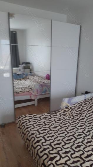 Apartament cu 3 camere decomandat în Florești