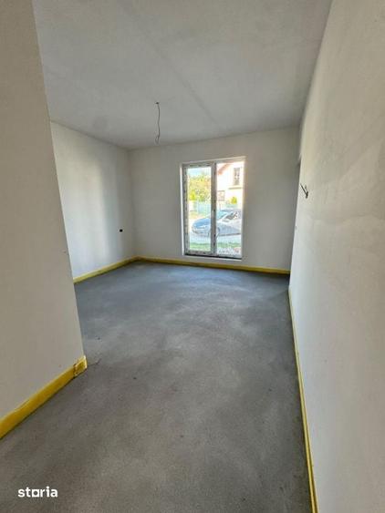 Casă cu 4 camere cu Teren 694 Mp în Mara