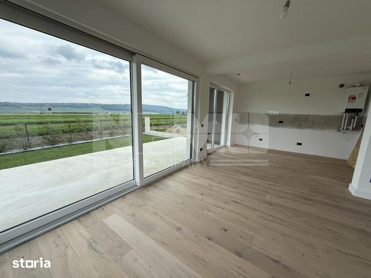 Casă cu 5 camere cu Teren 600 Mp în Pătrăuți