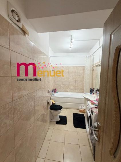Apartament cu 2 camere decomandat în Peco