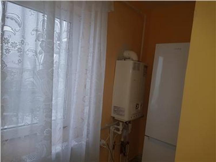Garsonieră decomandată în 9 Mai