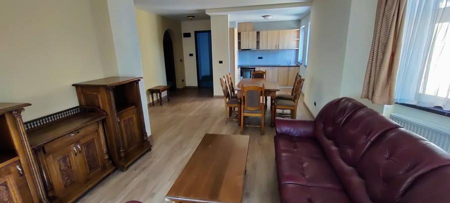 Apartament cu 3 camere semidecomandat în Moșnița Nouă