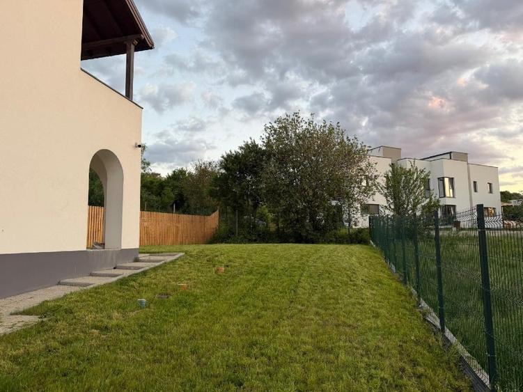 Duplex cu 5 camere cu Garaj în Feleacu
