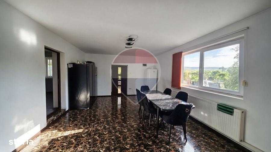 Casă cu 3 camere cu Teren 29600 Mp în Valea