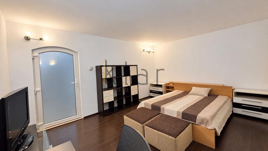 Apartament cu 4 camere decomandat, mobilat în Plopilor