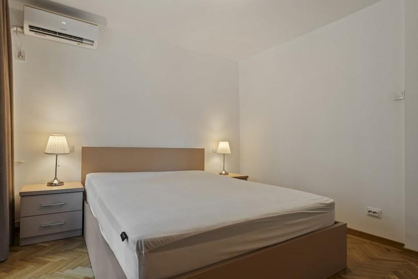 Apartament cu 2 camere decomandat, mobilat în Calea Călărașilor