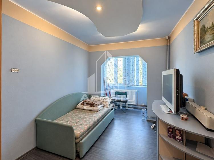 Apartament cu 3 camere decomandat, mobilat în Aurel Vlaicu