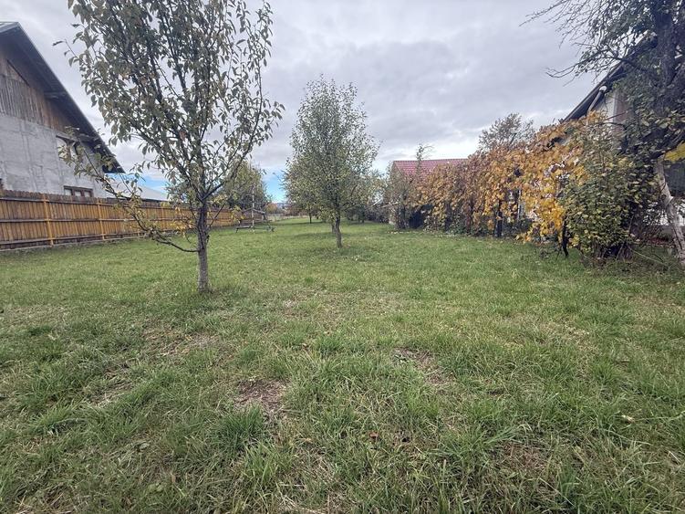 Teren Construcții intravilan de 2331 mp, în Brebu Megieșesc