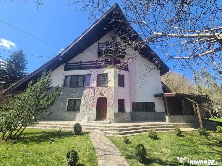 Casă cu 4 camere cu Teren 2066 Mp în Capul Câmpului