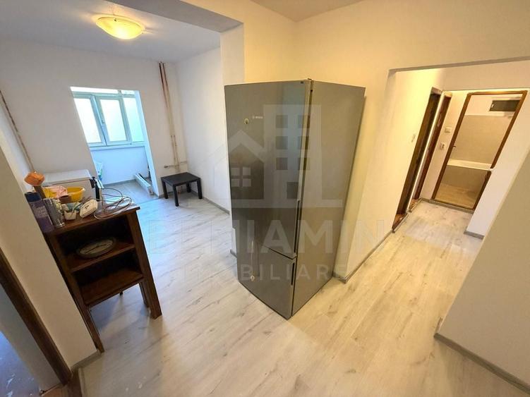 Apartament cu 3 camere decomandat în Valea Rosie