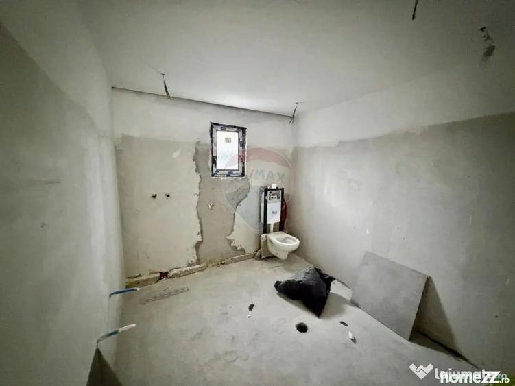 Casă cu 4 camere cu Teren 418 Mp în Golești