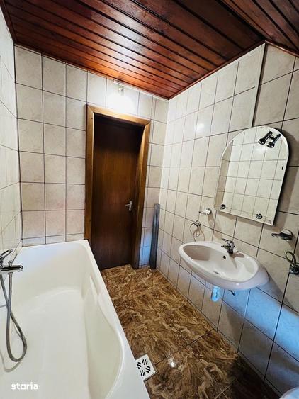 Casă cu 5 camere cu Canalizare în Bartolomeu