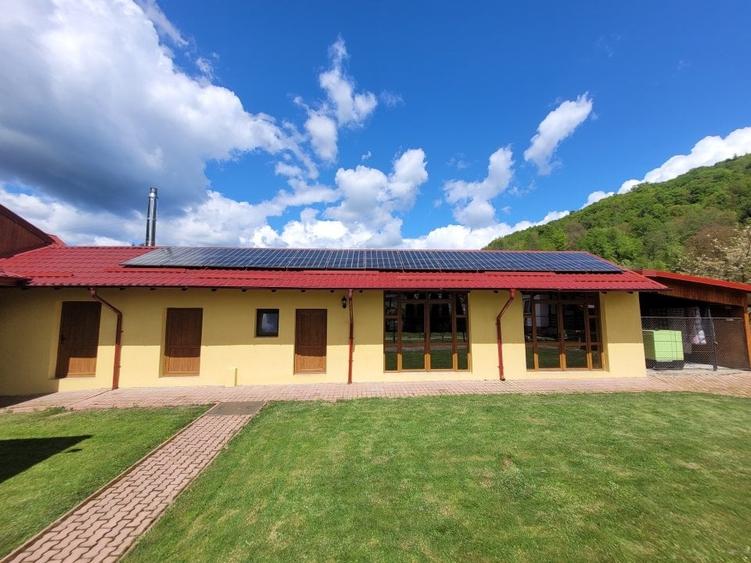 Casă individuală cu 7 camere cu Teren 1340 Mp în Brăduleț