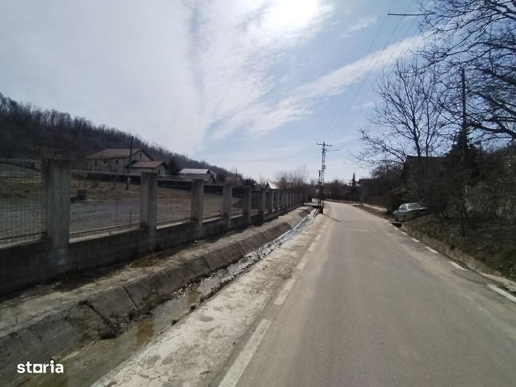 Teren de 5100 mp, în Răzvad