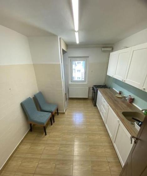 Apartament cu 3 camere decomandat, mobilat în Gorjului