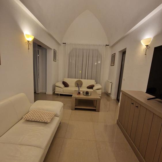 Casă cu 4 camere cu Teren 700 Mp în Central