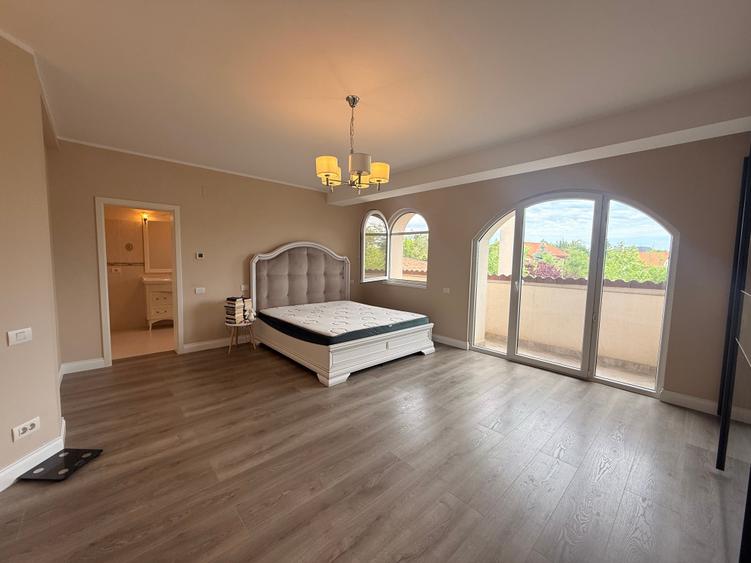 Casă individuală cu 5 camere cu Teren 1000 Mp în Corbeanca