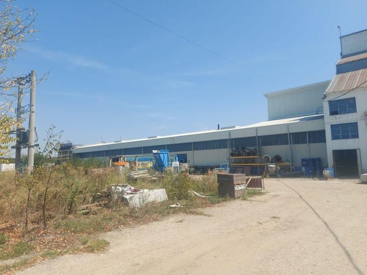 Spațiu industrial, de 2,000 mp, în Ciolpani