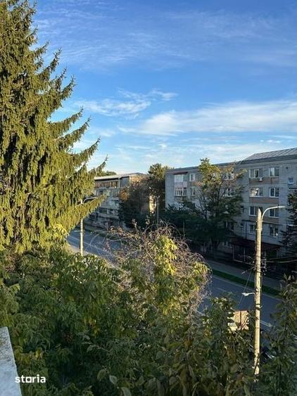 Apartament cu 2 camere decomandat în Policlinica