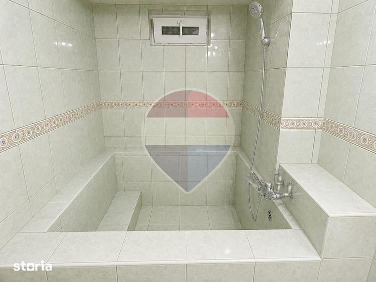 Apartament cu 4 camere în Central