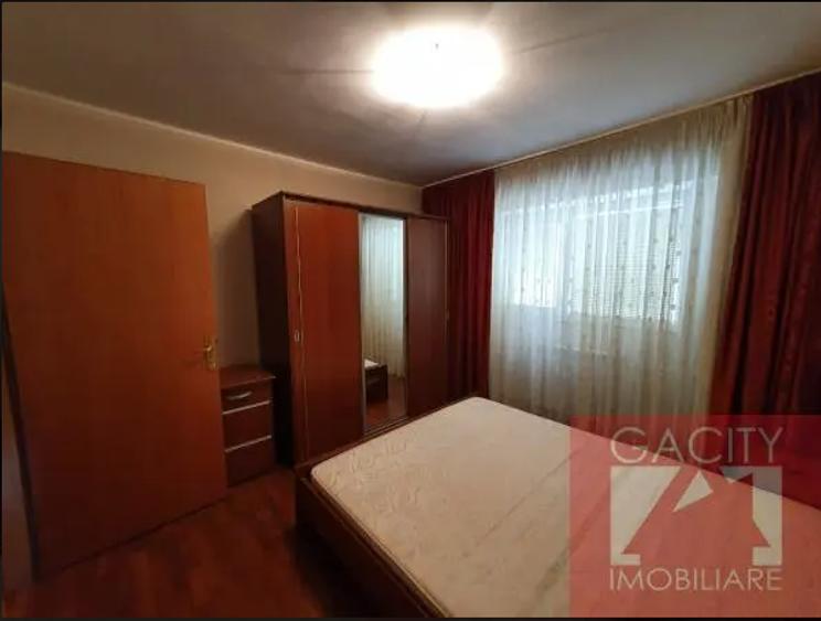 Apartament cu 3 camere decomandat în Lacul Tei