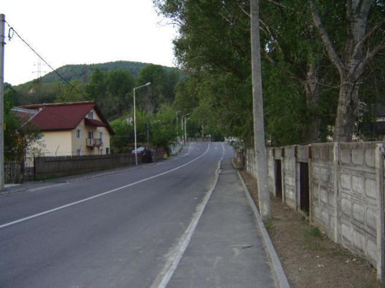 Teren Construcții intravilan de 3100 mp, în Parc Zăvoi