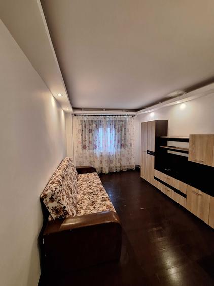 Apartament cu 2 camere decomandat în Vărsătura