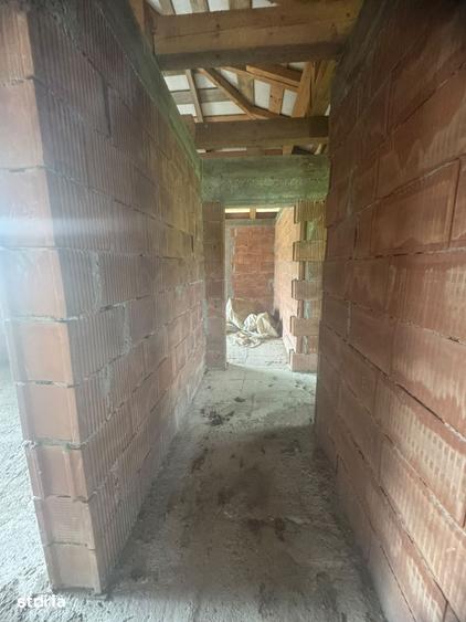 Casă cu 5 camere cu Teren 500 Mp în Central