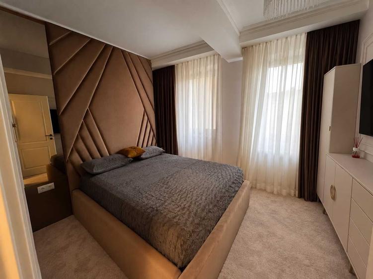 Apartament cu 3 camere decomandat în Ultracentral