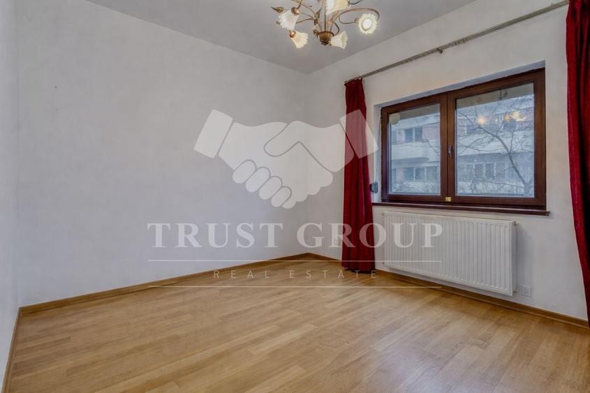 Apartament cu 8 camere decomandat, mobilat în Cotroceni
