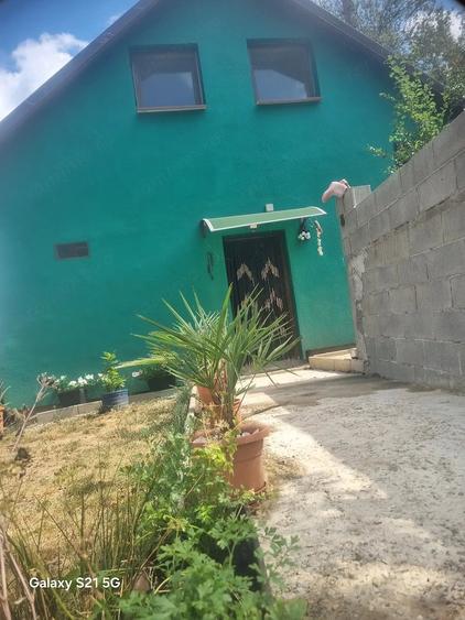 Casă cu 2 camere cu Teren 870 Mp în Central