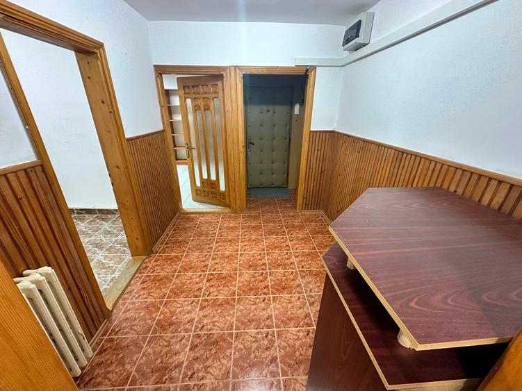 Apartament cu 2 camere decomandat în C5