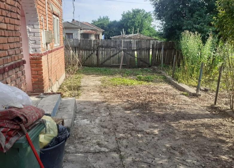 Casă cu 4 camere cu Teren 600 Mp în Puchenii-Moșneni