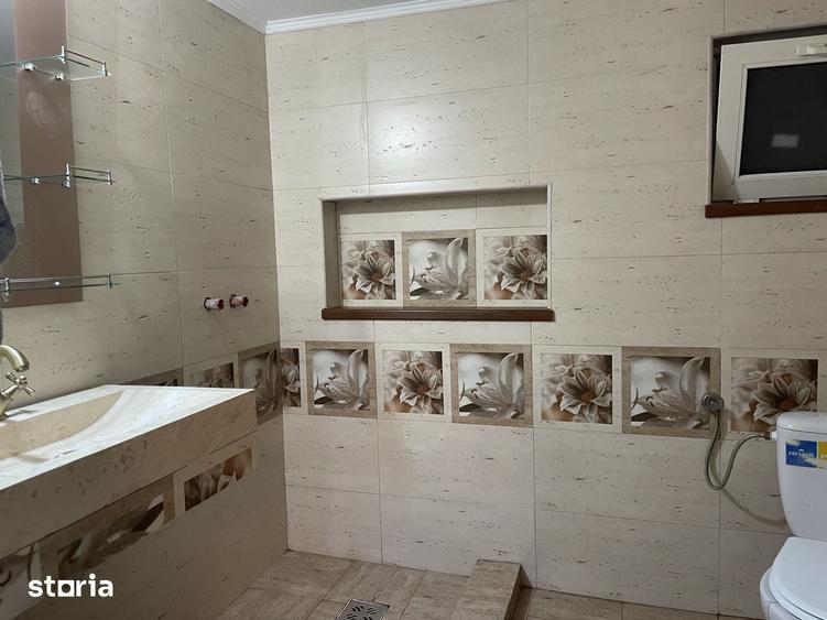 Casă cu 5 camere cu Teren 260 Mp în Gara Veche