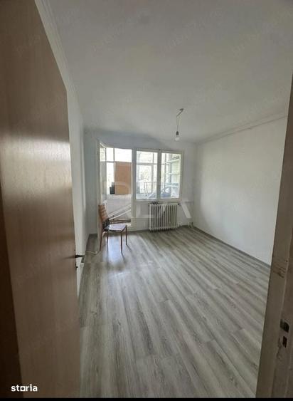 Apartament cu 3 camere în Giurgiului
