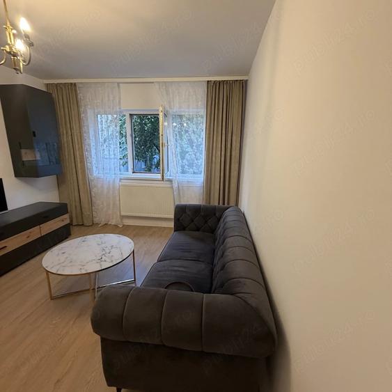 Apartament cu 3 camere decomandat în Cantemir
