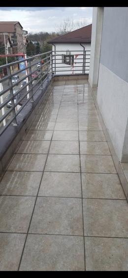 Apartament cu 2 camere decomandat în Roșu