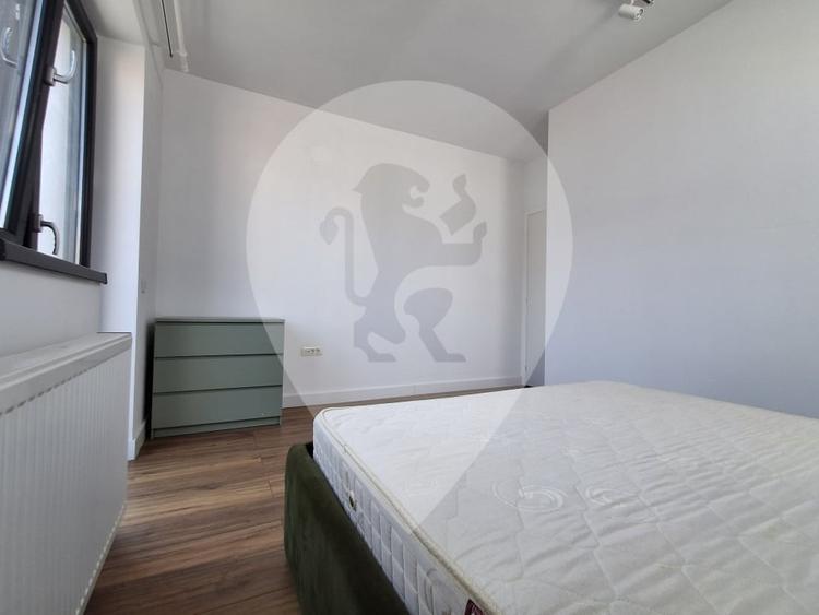 Apartament cu 3 camere decomandat în Florilor