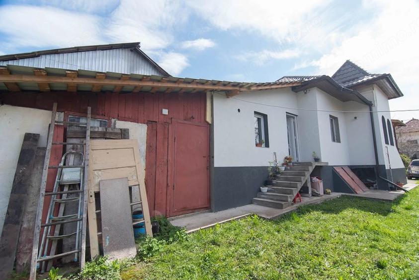 Casă cu Teren 1000 Mp în Văcarea