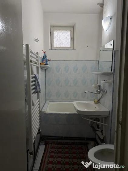 Apartament 3 camere Hu?i - etaj 3, centrala, balcon inchis - direct proprietar - 8
