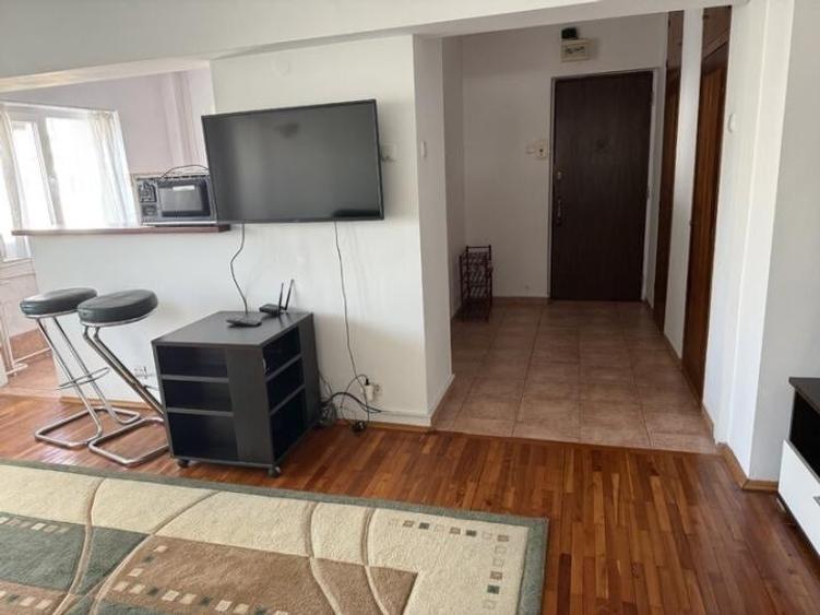 Apartament cu 2 camere semidecomandat, mobilat în Aviației