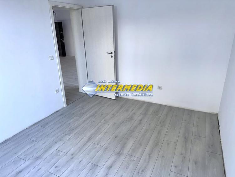Apartament cu 3 camere decomandat în Cetate