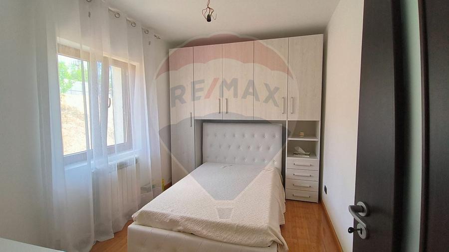 Casă individuală cu 4 camere cu Teren 4151 Mp în Sud