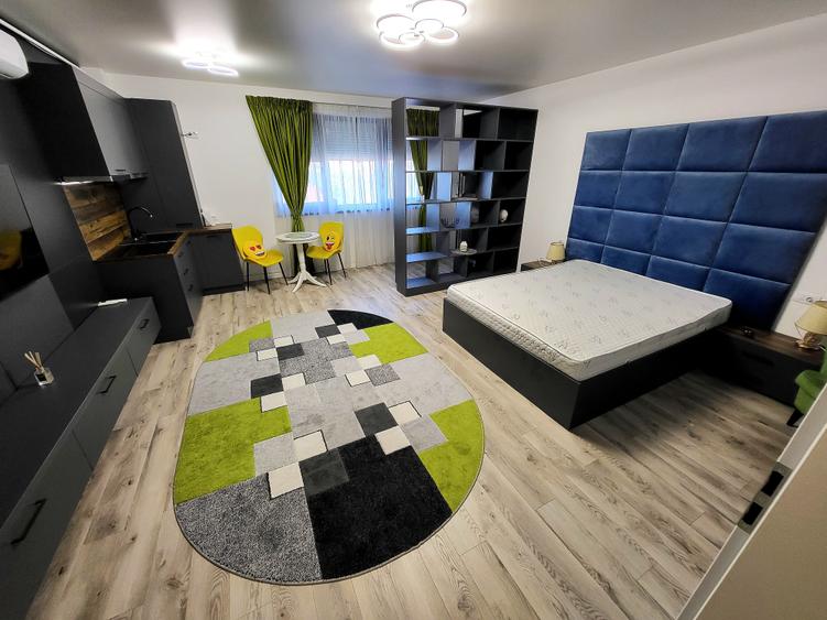 Garsonieră decomandată în
