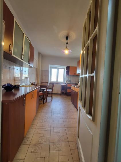 Apartament cu 4 camere decomandat, mobilat în Păcurari