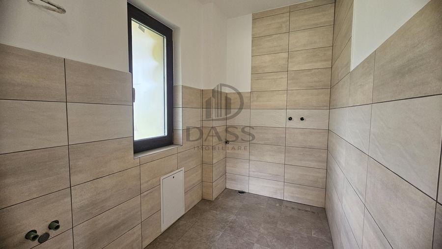 Casă individuală cu 5 camere cu Canalizare în Sadu