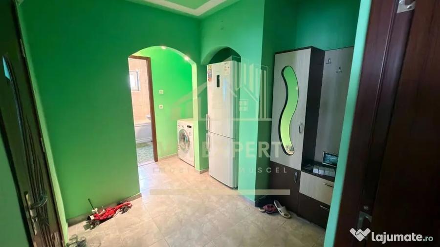 Apartament cu 2 camere decomandat în Central