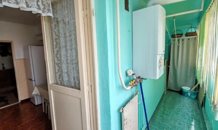 Apartament cu 3 camere decomandat în Mazepa 1