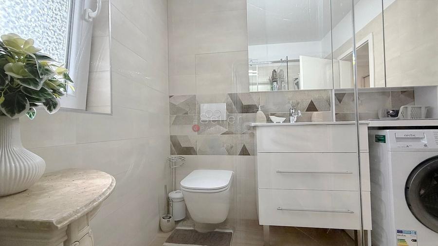 Apartament cu 2 camere decomandat, mobilat în Tractorul